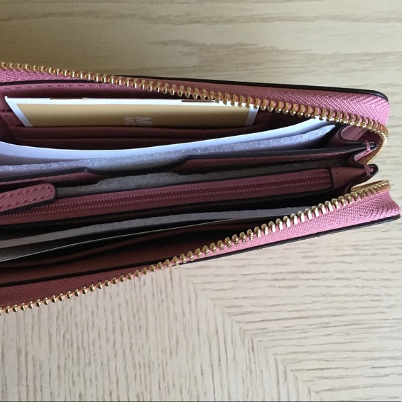 Michael Kors Jet Set Rose Leather Wallet - Picture 5 of 8